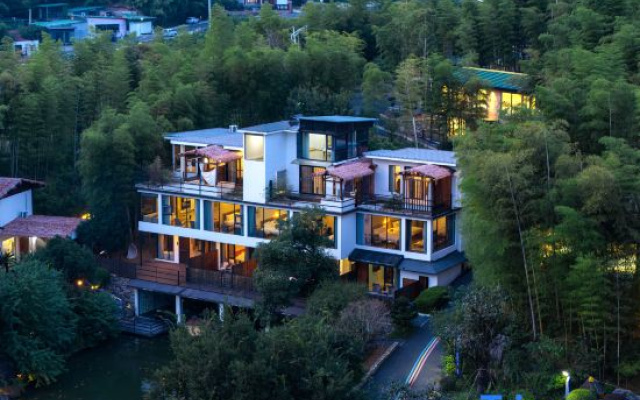 Zhuyinxing · Muyun Valley Stream Swing Boutique Inn