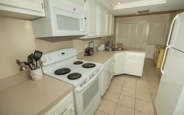 Inlet Reef 603 2 Bedroom Condo by RedAwning