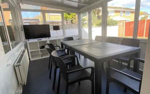 Spacious 3 Bed House in Penrhyn Bay, Llandudno
