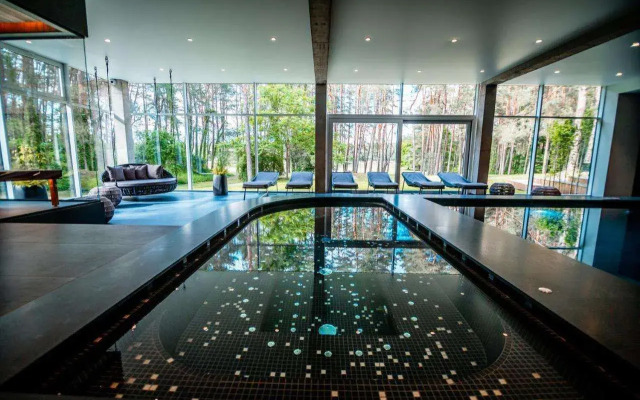 ESE  Hotel