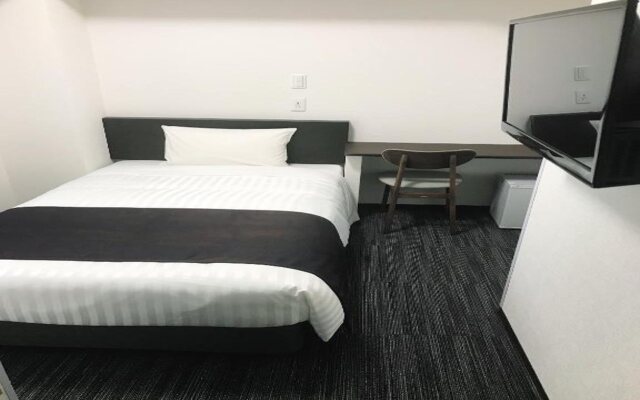 Shimbashi Urban Hotel