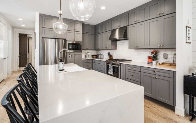 Desert Brooke 5 Bedroom Townhouse