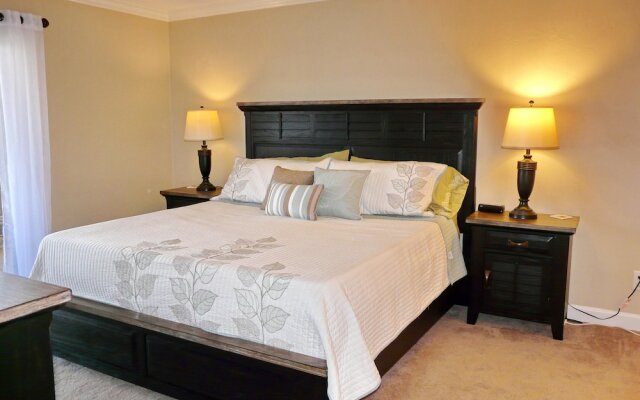 Bright Condo in Community With Pool/steps to Beach