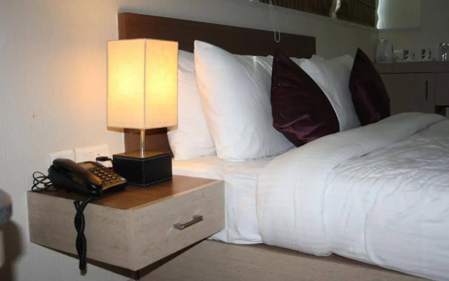 Hotel Hyphen Noida