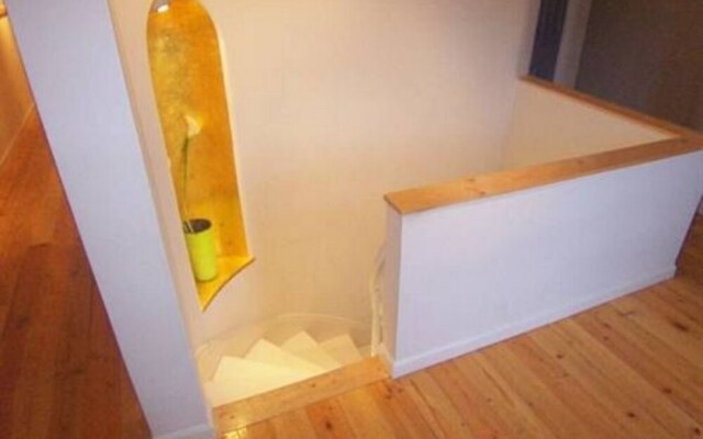 Metro Hotel and Cafe