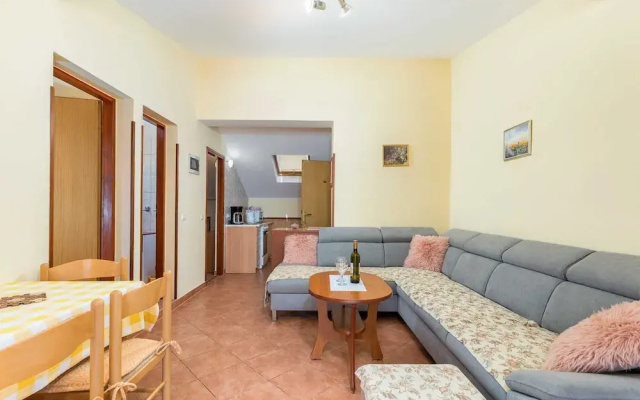 Apartment in Fazana Near the Beach