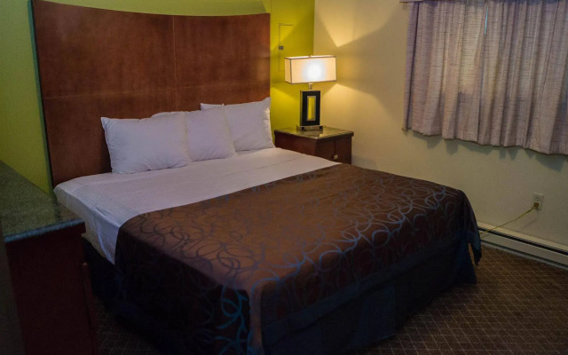 Sullivan Trail Inn & Suites