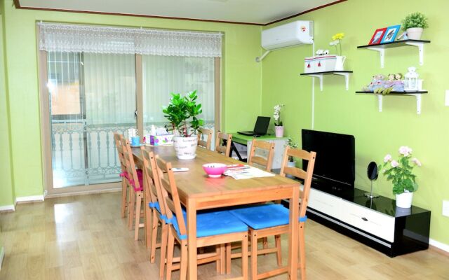 My Little Guesthouse - Hostel