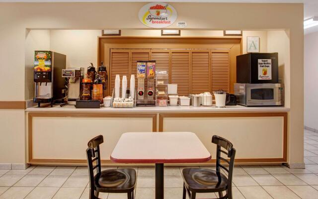 Super 8 by Wyndham Olive Branch