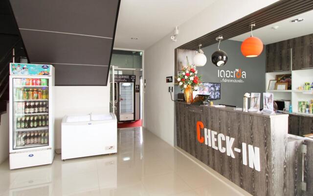 The Zell Budget Hotel Buriam