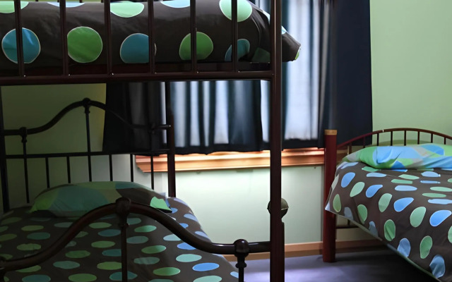 Bazil's Hostel & Surf School