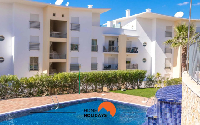 #004 Amazing T2 with seaview and pool 900m beach