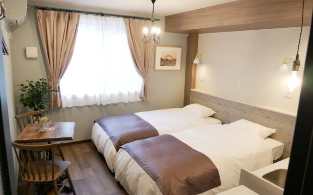 7 Rooms Hotel & Cafe 東京葛西