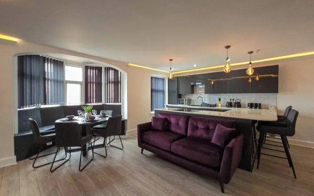 Blackpool Bliss - Spacious 4-bed Apartment