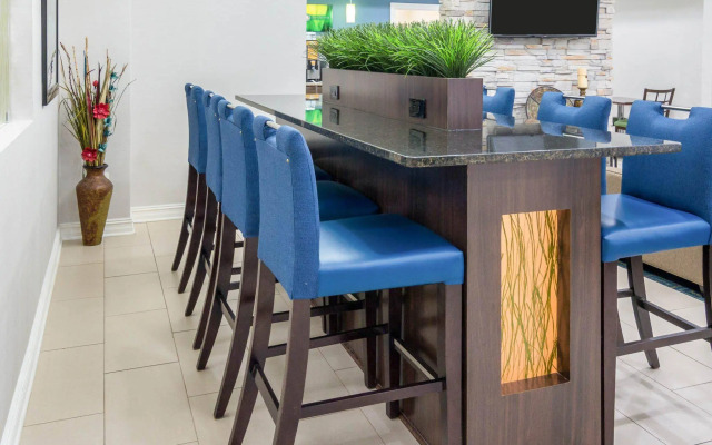 Quality Inn & Suites West Monroe