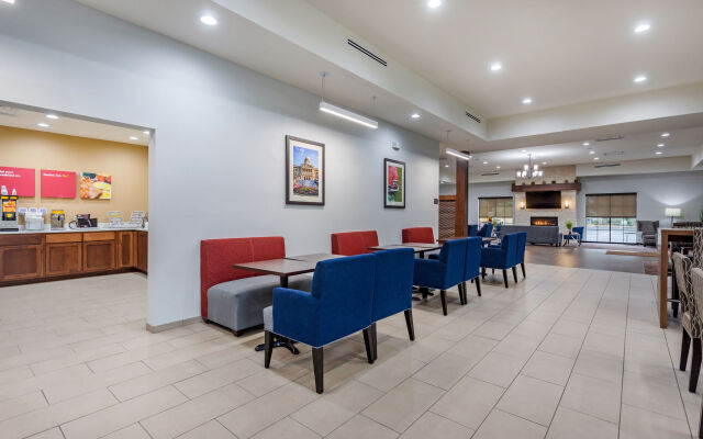 Comfort Suites Bowling Green Southeast