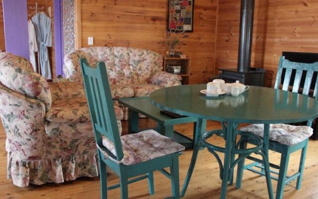 Elinike Guest Cottages