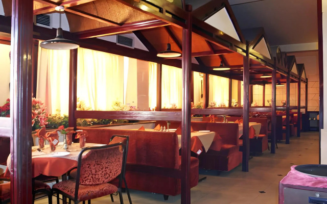 Hotel Poonja International