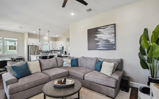 Sandy Cheeks Surfside