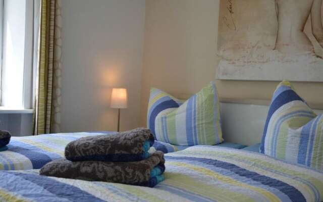 "beach Bunny" in the House on the Dune