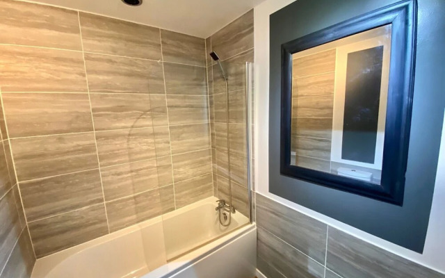 Blackpool Abode - Buttercup Suite