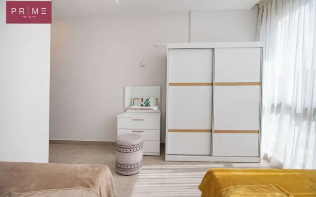 Prime Select Lake View