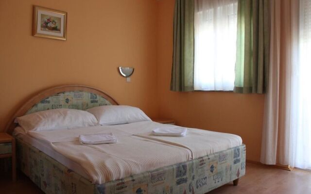Apartments Dernaj