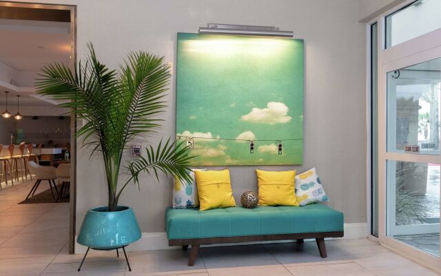 DoubleTree by Hilton Hotel Galveston Beach