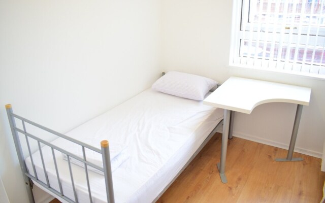 Spacious 3 Bedroom Shadwell Flat