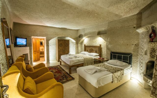 Charming Cave Hotel