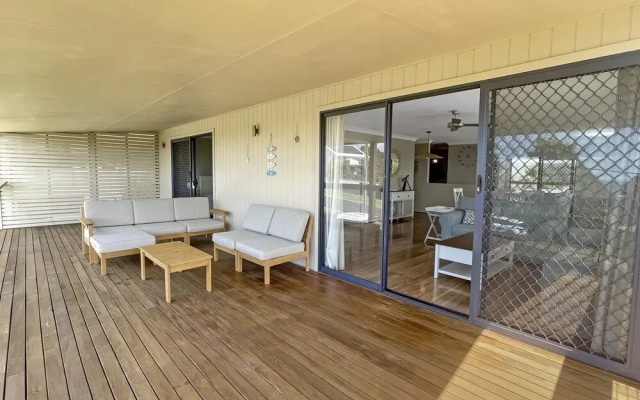 Coastal Upper-level Home With Pool Access