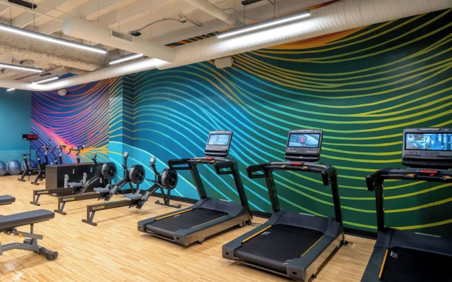 Moxy Cincinnati Downtown