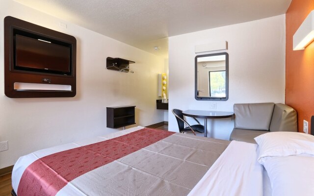 Super 8 by Wyndham Walnut Creek