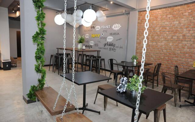 Happy Monkey Hostel Bangkok