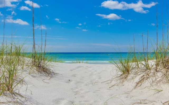 Margot Bay Condo by RedAwning