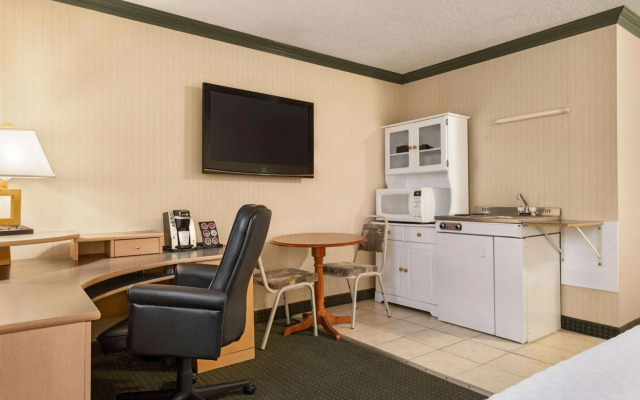 Coast Dawson Creek Hotel