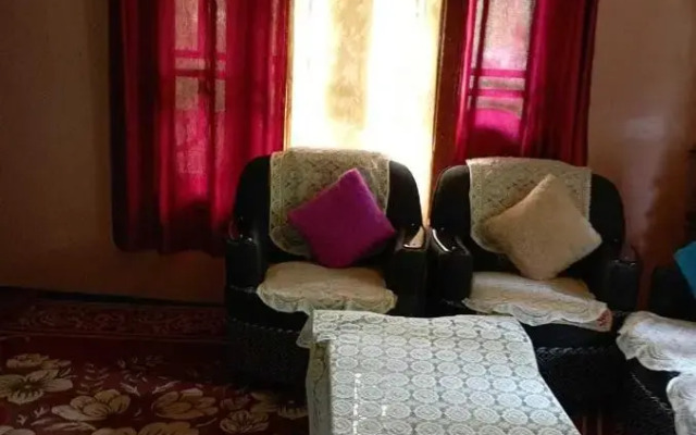 Pop Home 92900 Khalida Homestay