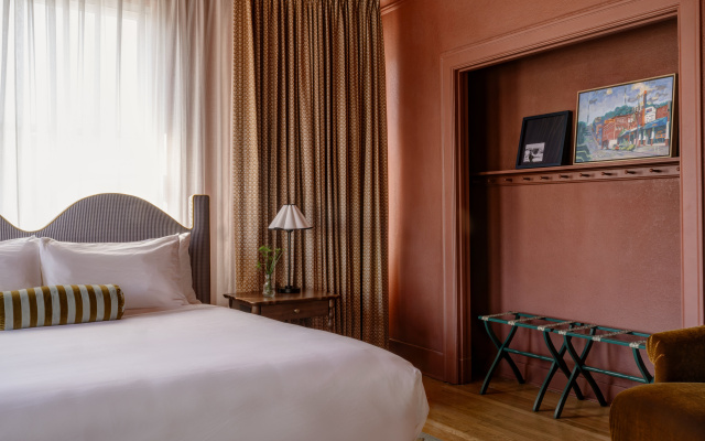 MarQueen Hotel