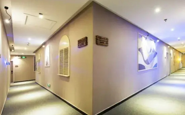 Manbo Meiyi Qingju Hotel (Yichang Shuiyuecheng Branch)