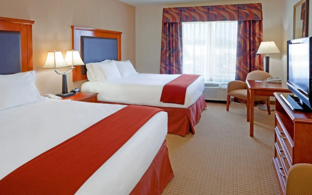 Holiday Inn Express Hotel & Suites Latham