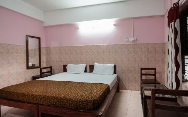 Spot On 49545 Sangamam Tourist Home