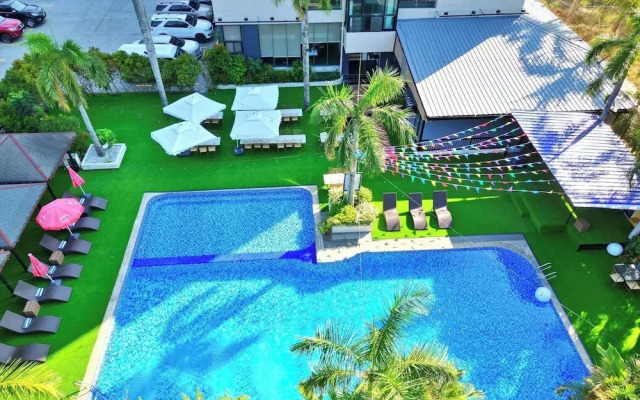 Hevea Hotel & Resort
