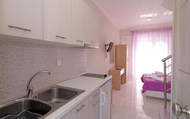Mavridis Rooms 2