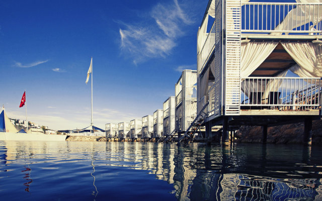 Adin Beach Hotel