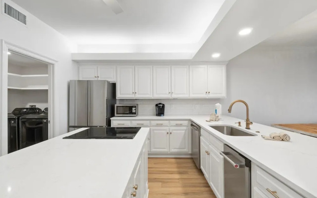 Shipwatch Riverside E104