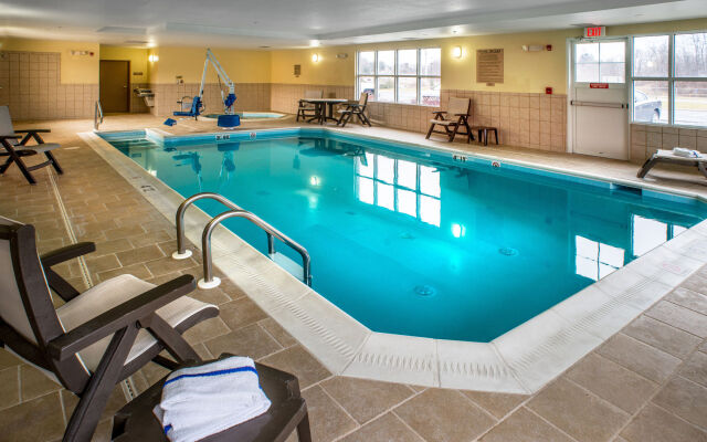 Country Inn & Suites by Radisson, Princeton, WV