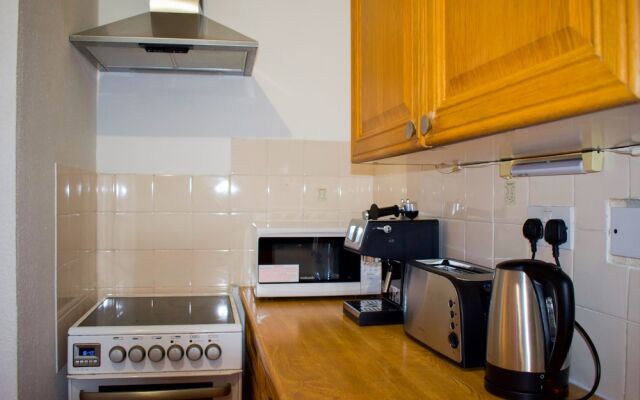 Bright and Spacious Home by Leith Walk