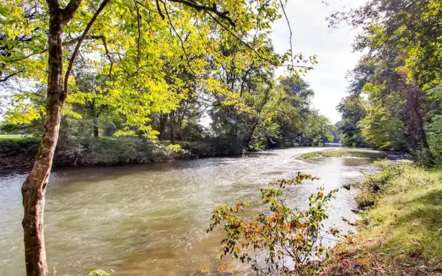 River Getaway #2326