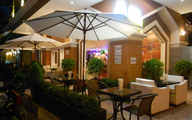 Pillar Hotel