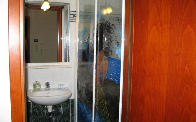 Alexander Rooms